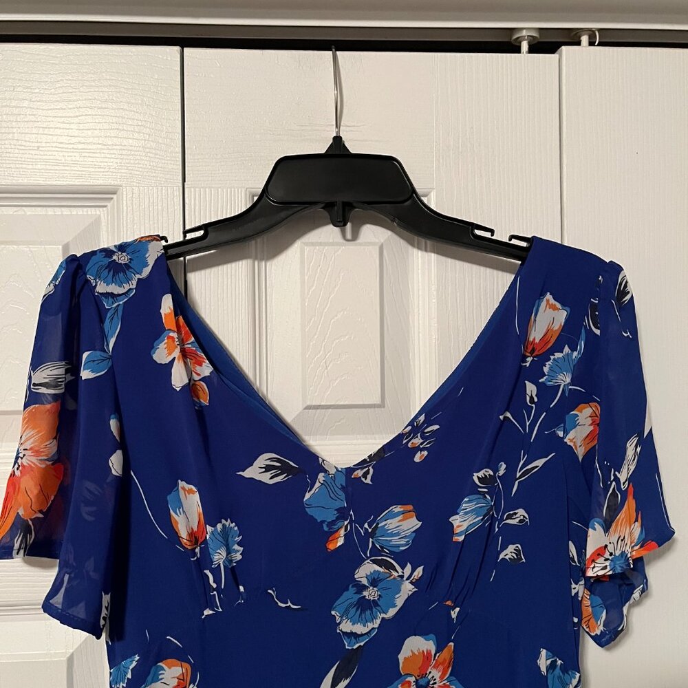 Dress - Picture 2 of 4